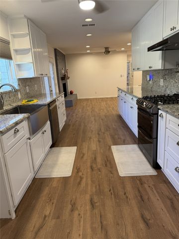 1002 W 4th Street, Keene, TX 76059