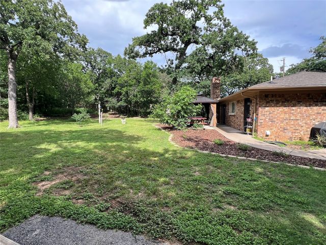 1002 W 4th Street, Keene, TX 76059