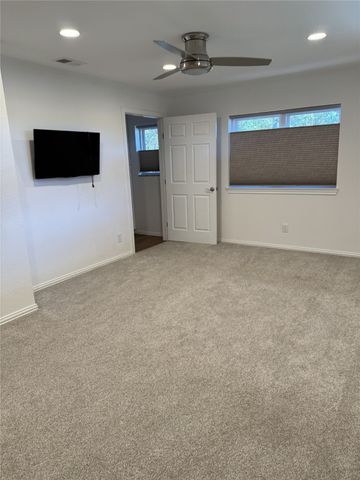 1002 W 4th Street, Keene, TX 76059