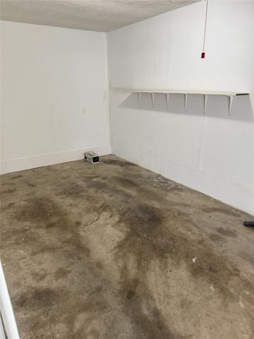 1002 W 4th Street, Keene, TX 76059