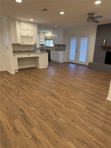 1002 W 4th Street, Keene, TX 76059