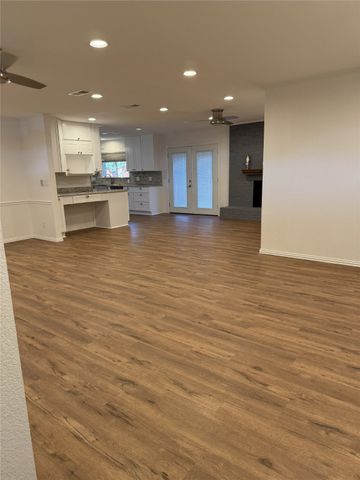 1002 W 4th Street, Keene, TX 76059