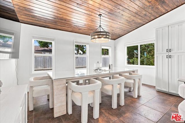 1940 Country Club Road, Thousand Oaks, CA 91360