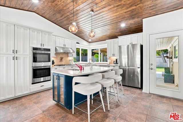 1940 Country Club Road, Thousand Oaks, CA 91360