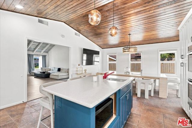 1940 Country Club Road, Thousand Oaks, CA 91360
