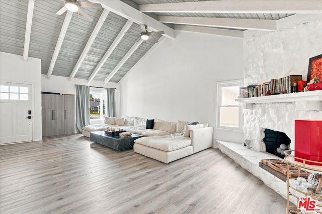 1940 Country Club Road, Thousand Oaks, CA 91360