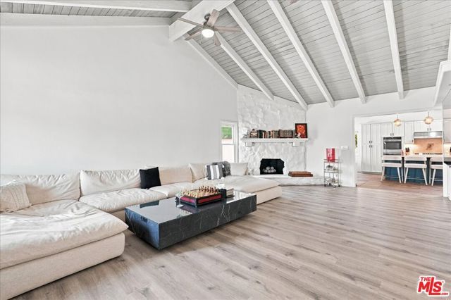 1940 Country Club Road, Thousand Oaks, CA 91360