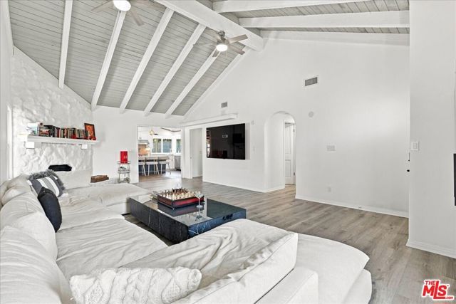1940 Country Club Road, Thousand Oaks, CA 91360