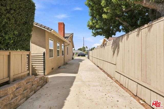 1940 Country Club Road, Thousand Oaks, CA 91360
