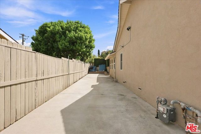 1940 Country Club Road, Thousand Oaks, CA 91360
