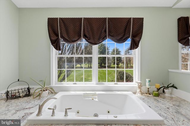 72 BOBBIE DR, Ivyland, PA 18974
