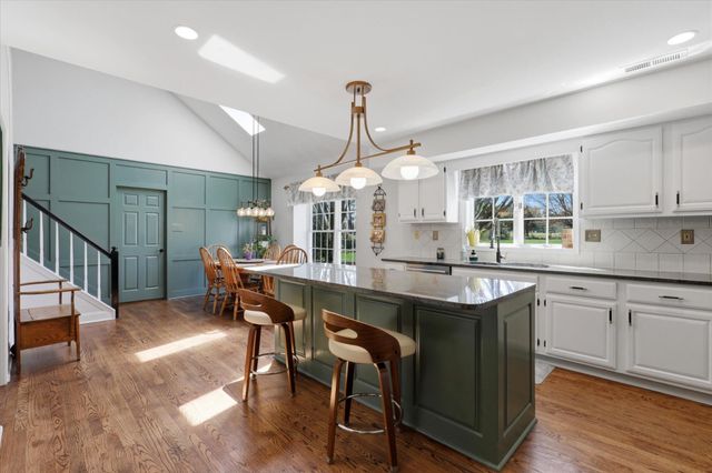 72 BOBBIE DR, Ivyland, PA 18974