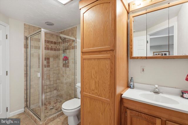 72 BOBBIE DR, Ivyland, PA 18974
