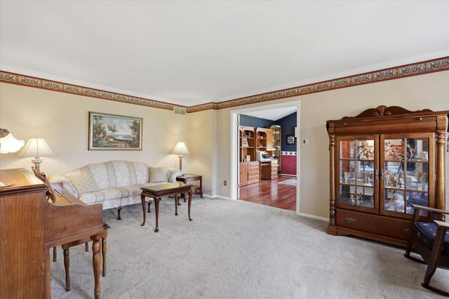 72 BOBBIE DR, Ivyland, PA 18974