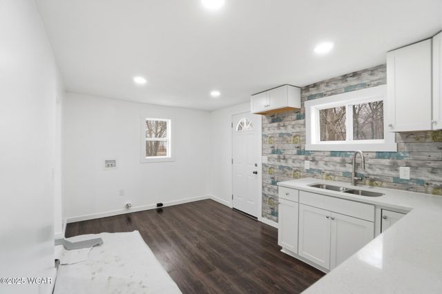 124 N Perry Street, Lima, OH 45801