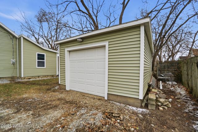 124 N Perry Street, Lima, OH 45801