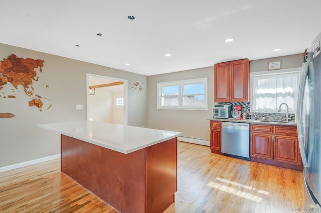 280 S Bayview Avenue, Amityville, NY 11701