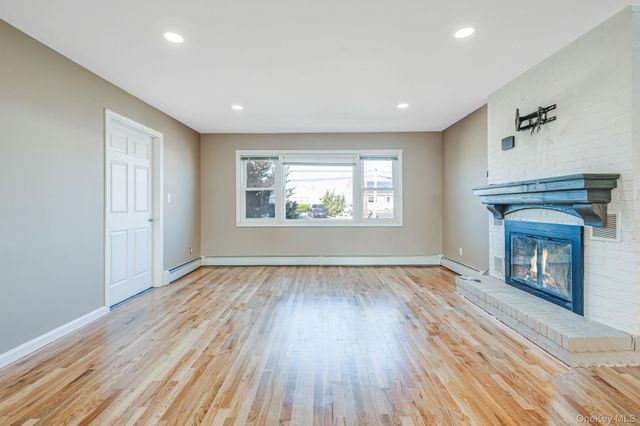 280 S Bayview Avenue, Amityville, NY 11701
