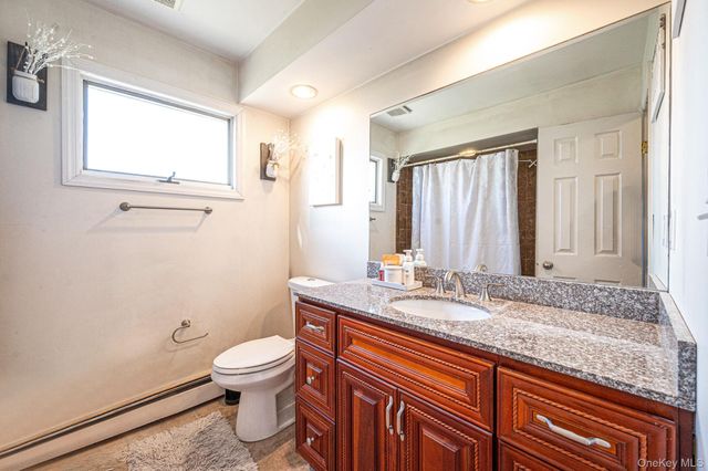 280 S Bayview Avenue, Amityville, NY 11701