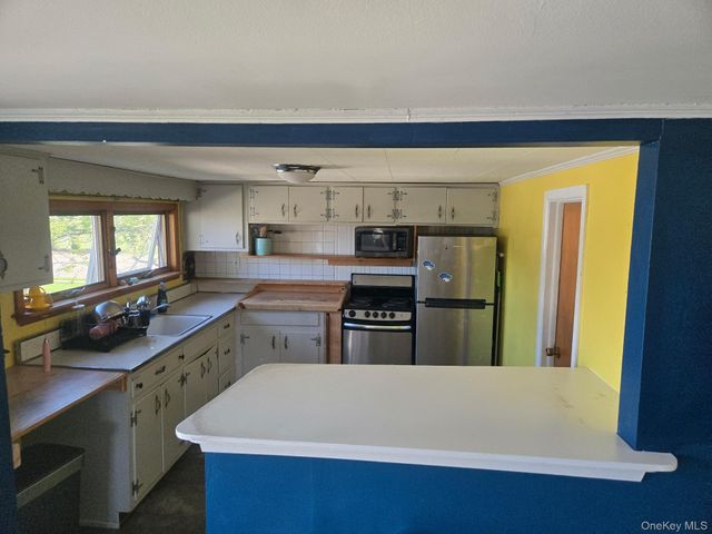 280 S Bayview Avenue, Amityville, NY 11701