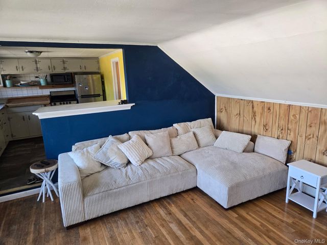 280 S Bayview Avenue, Amityville, NY 11701