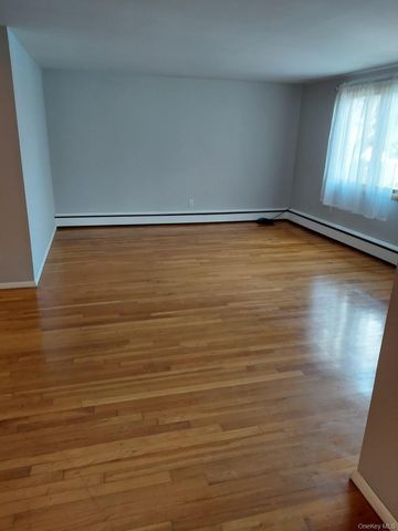 280 S Bayview Avenue, Amityville, NY 11701