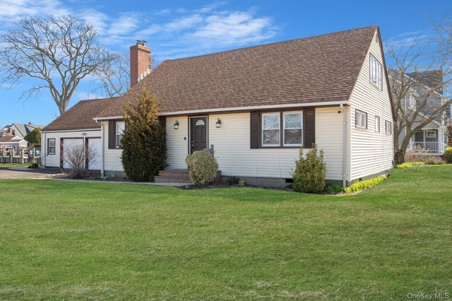 280 S Bayview Avenue, Amityville, NY 11701