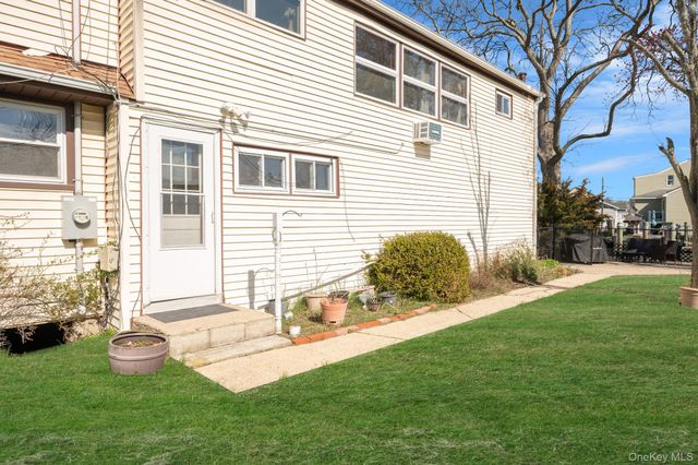 280 S Bayview Avenue, Amityville, NY 11701