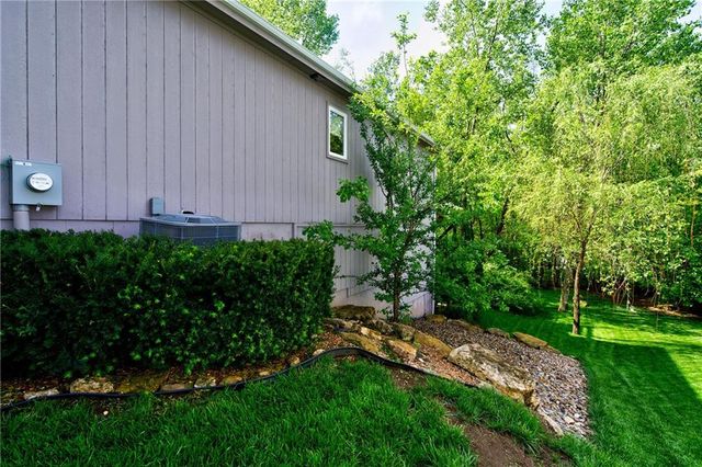 419 E 166th Court, Belton, MO 64012