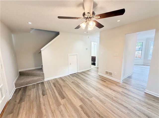 5073 Farm Valley Drive NE, Woodstock, GA 30188
