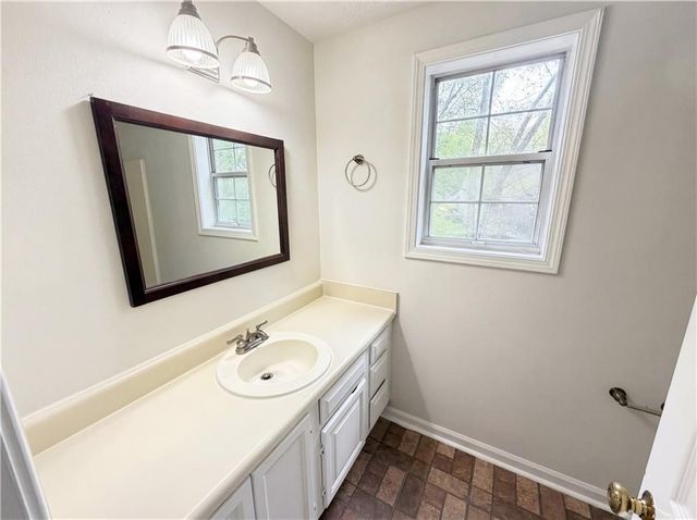 5073 Farm Valley Drive NE, Woodstock, GA 30188