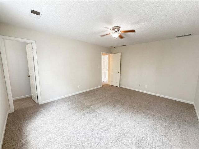 5073 Farm Valley Drive NE, Woodstock, GA 30188