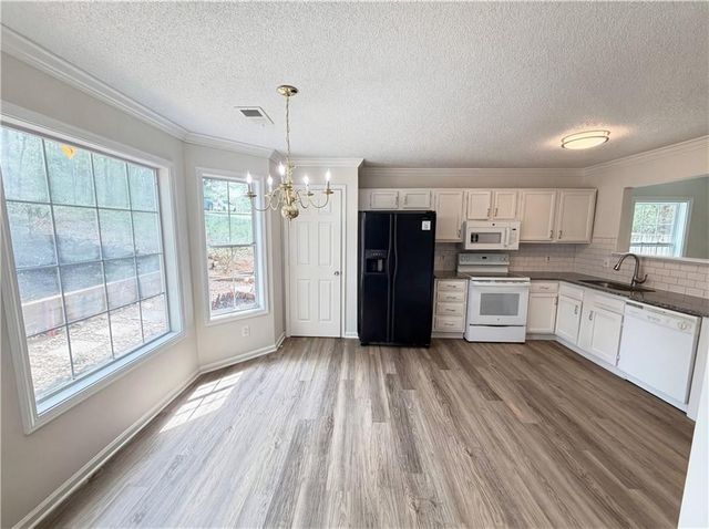 5073 Farm Valley Drive NE, Woodstock, GA 30188
