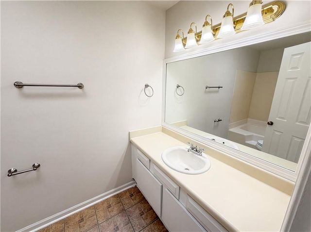 5073 Farm Valley Drive NE, Woodstock, GA 30188
