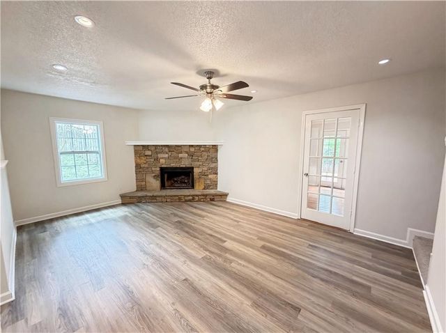 5073 Farm Valley Drive NE, Woodstock, GA 30188