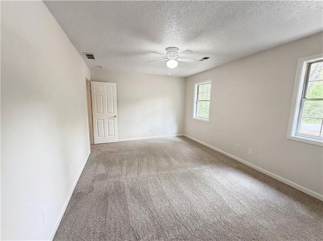 5073 Farm Valley Drive NE, Woodstock, GA 30188