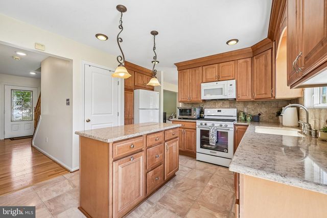 128 LADDS LN, Westville, NJ 08093