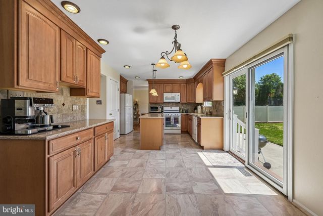 128 LADDS LN, Westville, NJ 08093