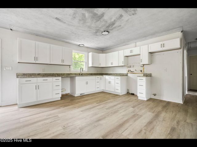 9348 Nc Highway 210, Rocky Point, NC 28457