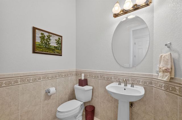 2330 Deauville Circle, Clovis, CA 93619