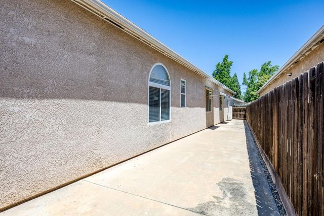 2330 Deauville Circle, Clovis, CA 93619