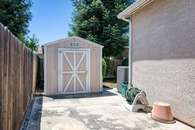 2330 Deauville Circle, Clovis, CA 93619