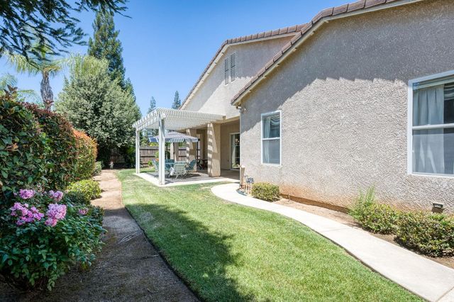 2330 Deauville Circle, Clovis, CA 93619