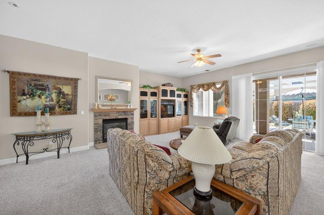 2330 Deauville Circle, Clovis, CA 93619