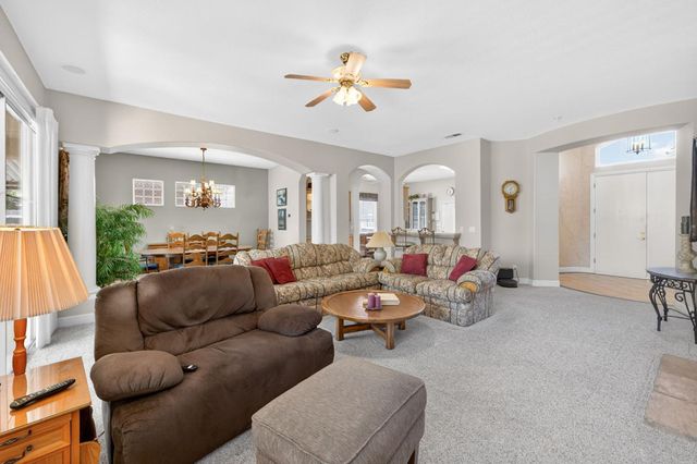 2330 Deauville Circle, Clovis, CA 93619