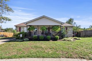 125 redding redding Court, Nicholasville, KY 40356