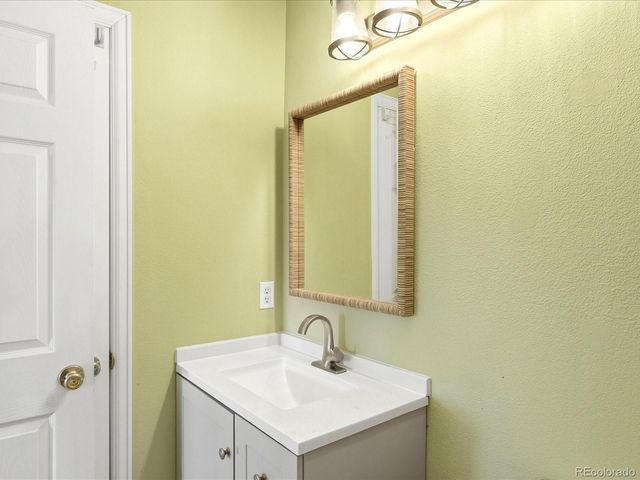 21972 E Crestline Place, Aurora, CO 80015