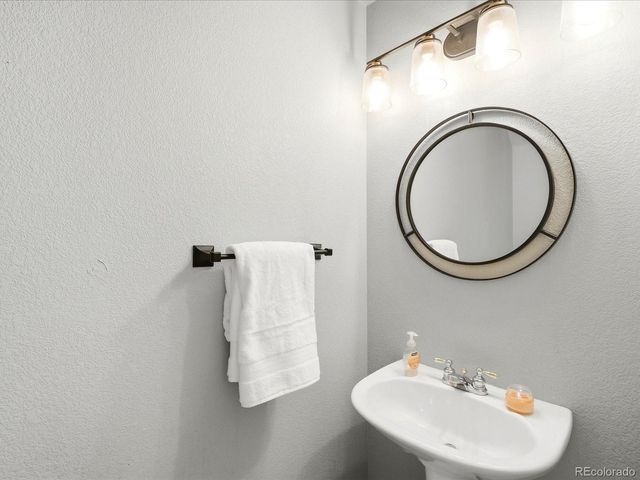 21972 E Crestline Place, Aurora, CO 80015