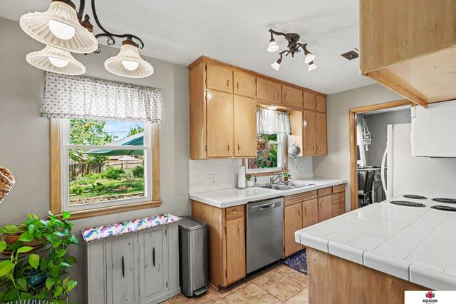 636 S 51 Street, Lincoln, NE 68510