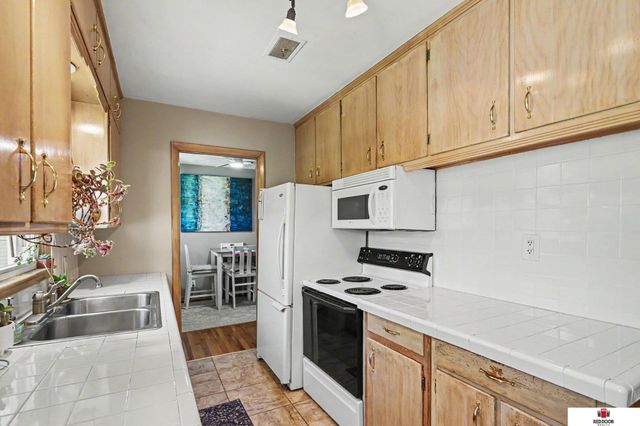 636 S 51 Street, Lincoln, NE 68510